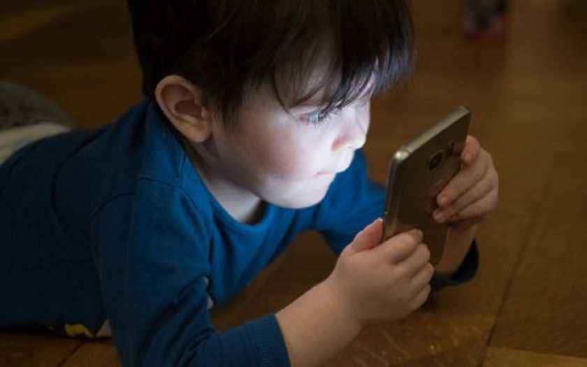 App para monitorar celular dos filhos