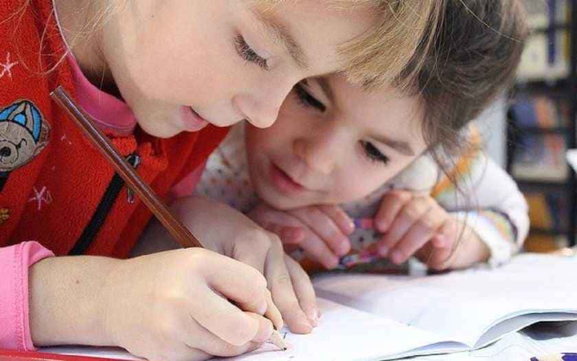 Como o reforço escolar ajuda as crianças