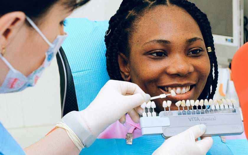 O que é odontologia estética e qual a sua relação com a saúde bucal