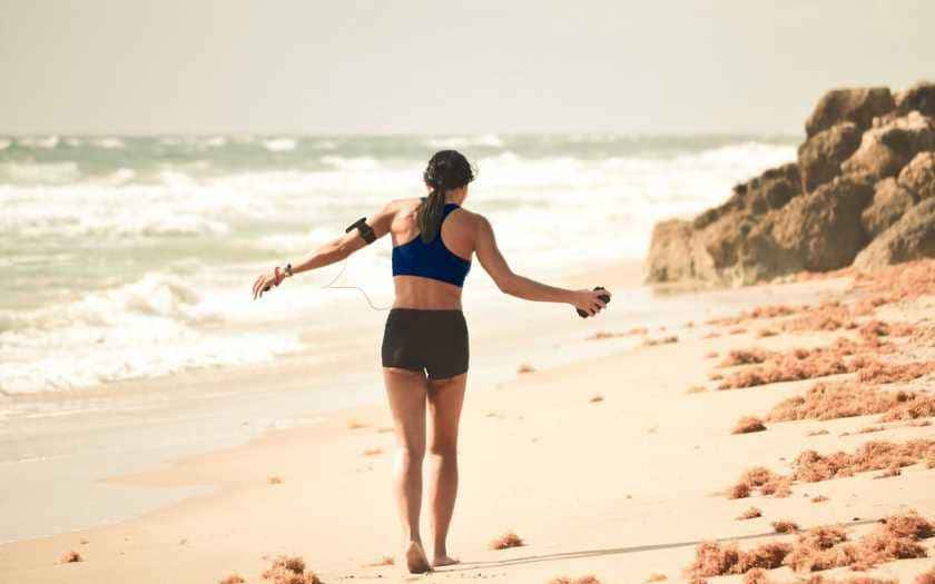 Exercícios físicos durante o verão cuidados essenciais