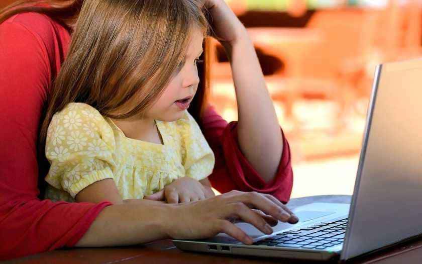 Confira as empresas que possuem programas especiais para mães