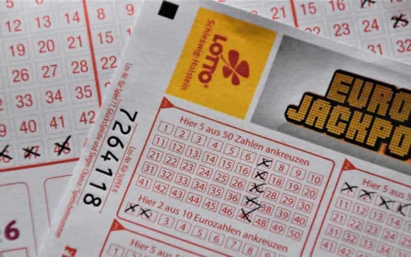 Quanto rende na poupança um prêmio da Lotomania