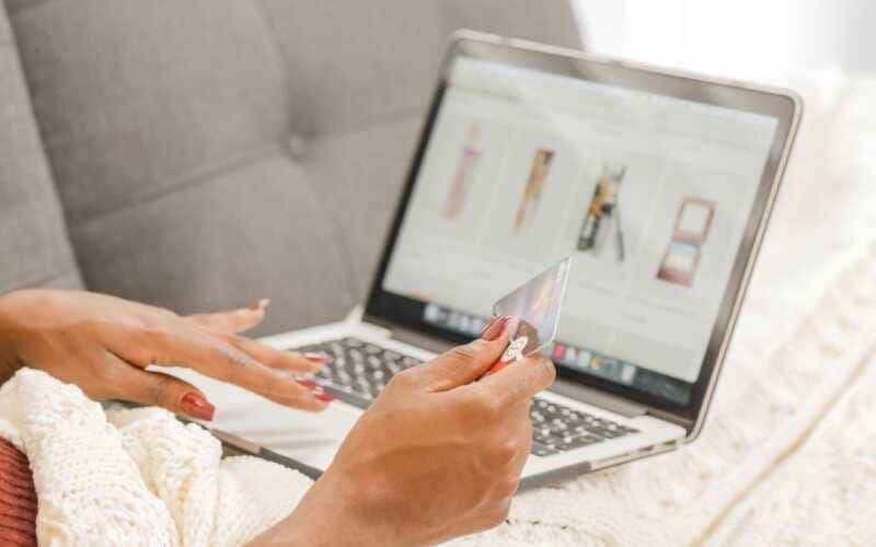 lojas de maquiagem online