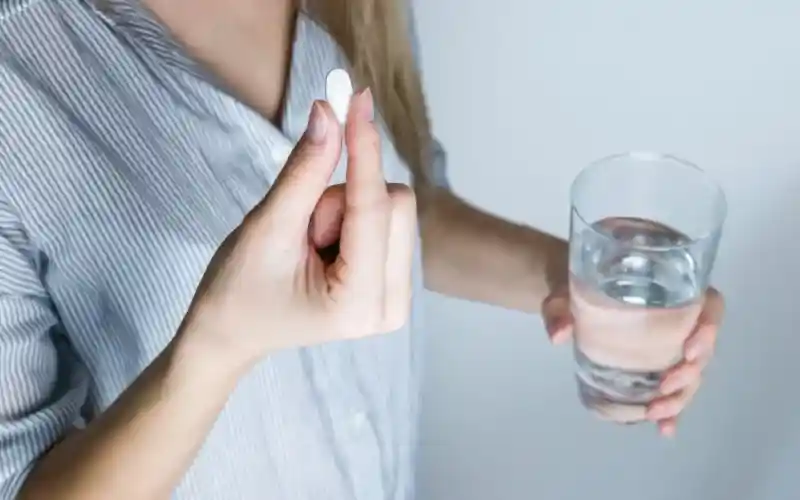 Por que a automedicação é perigosa