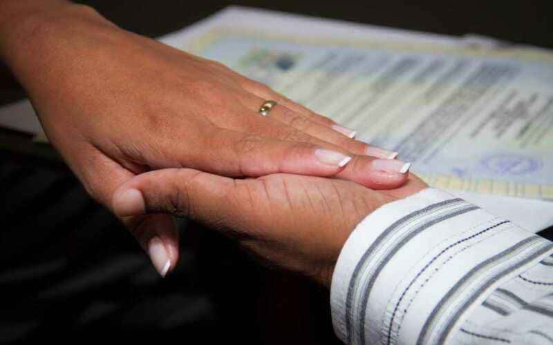 Conheça os tipos de certidão de casamento e suas diferenças