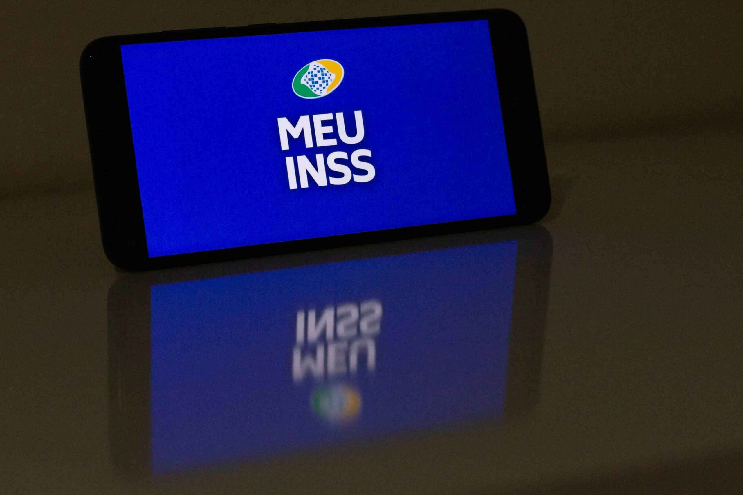 2 NOVOS golpes estão atormentando os aposentados do INSS