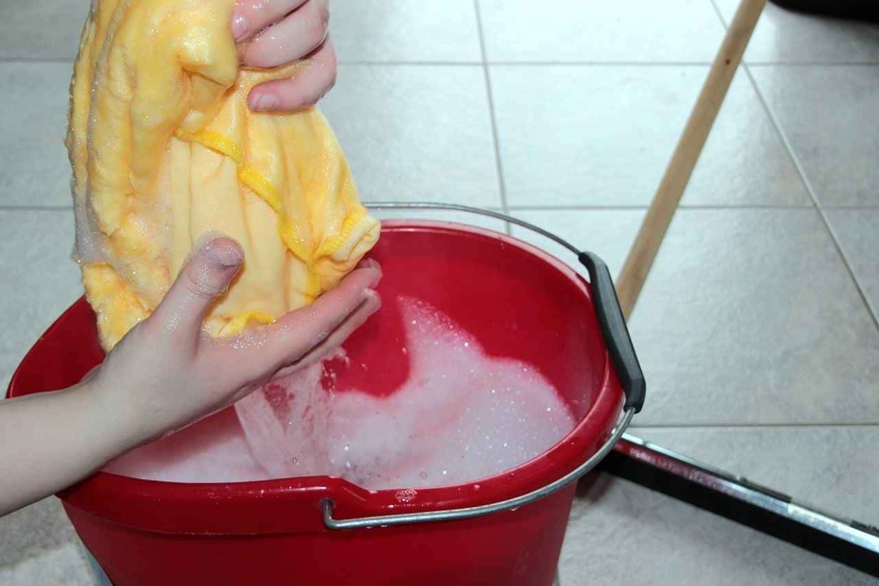 Água-oxigenada com ESTE ingrediente vai salvar seu dia