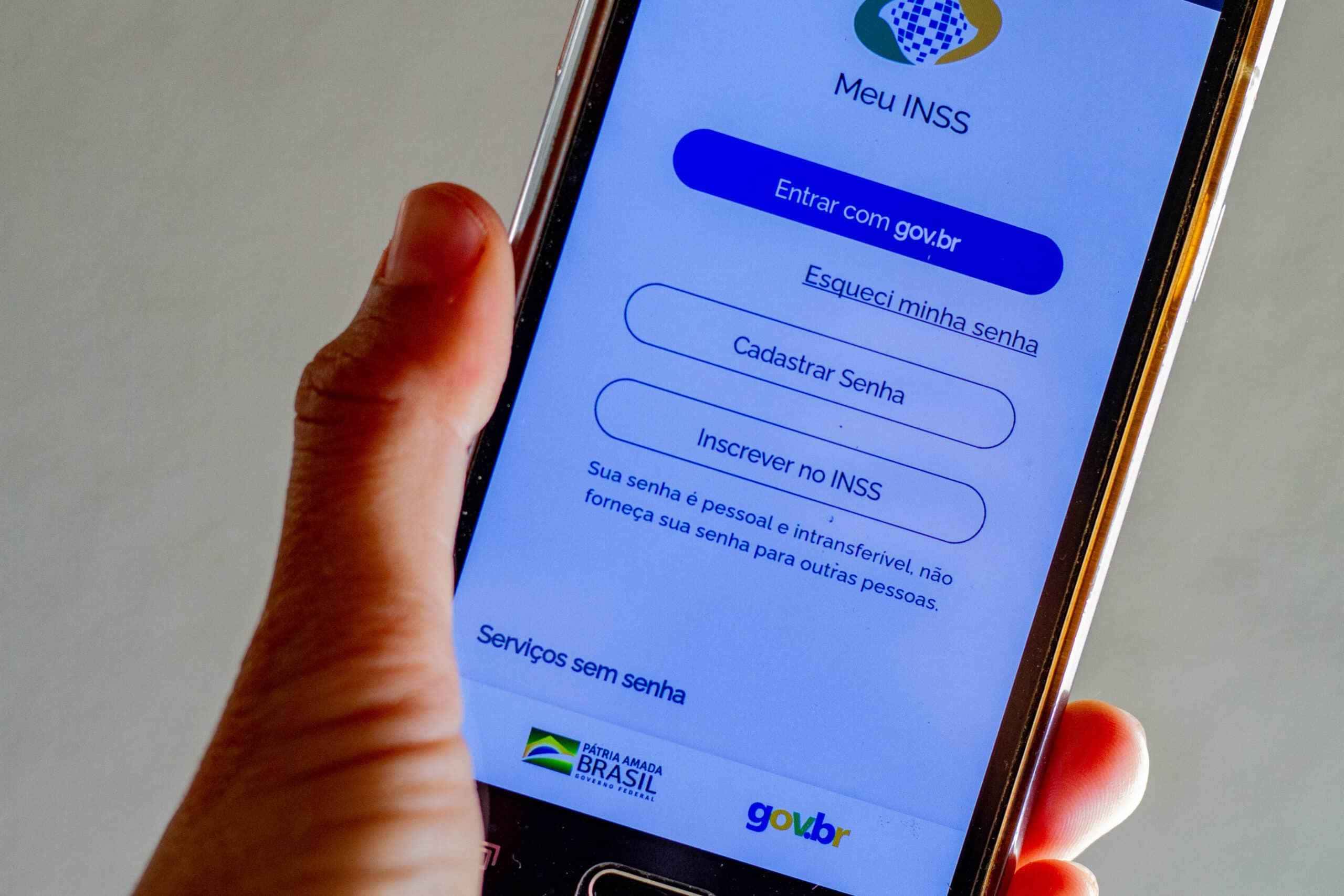 Atenção, MULHERES INSS avisa que já começou a fazer ligações