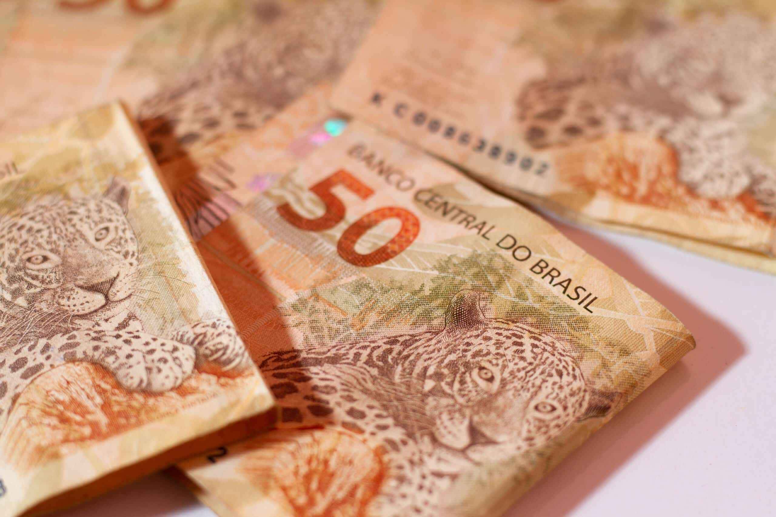 Como atrair DINHEIRO COM DINHEIRO na sua casa Aprenda a simpatia