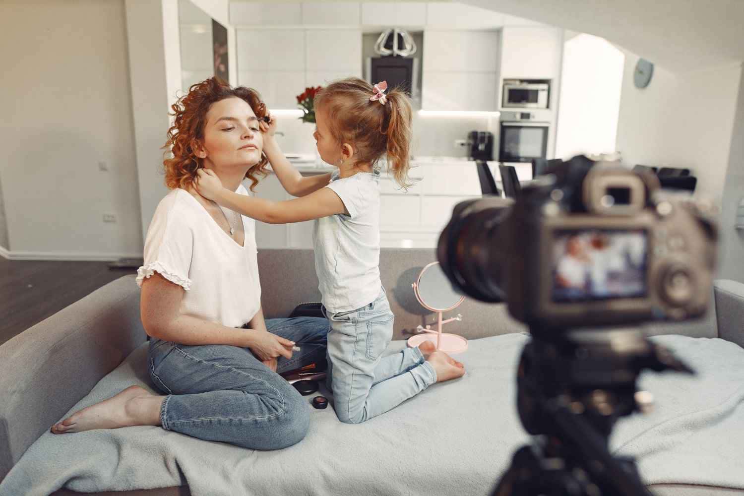 Mãe pode trabalhar como influencer veja 6 DICAS para começar