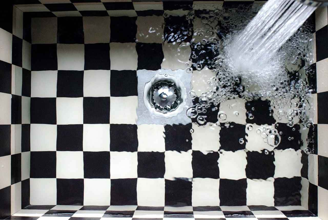 Me ensinaram a desentupir ralos de um jeito fácil; aprenda também