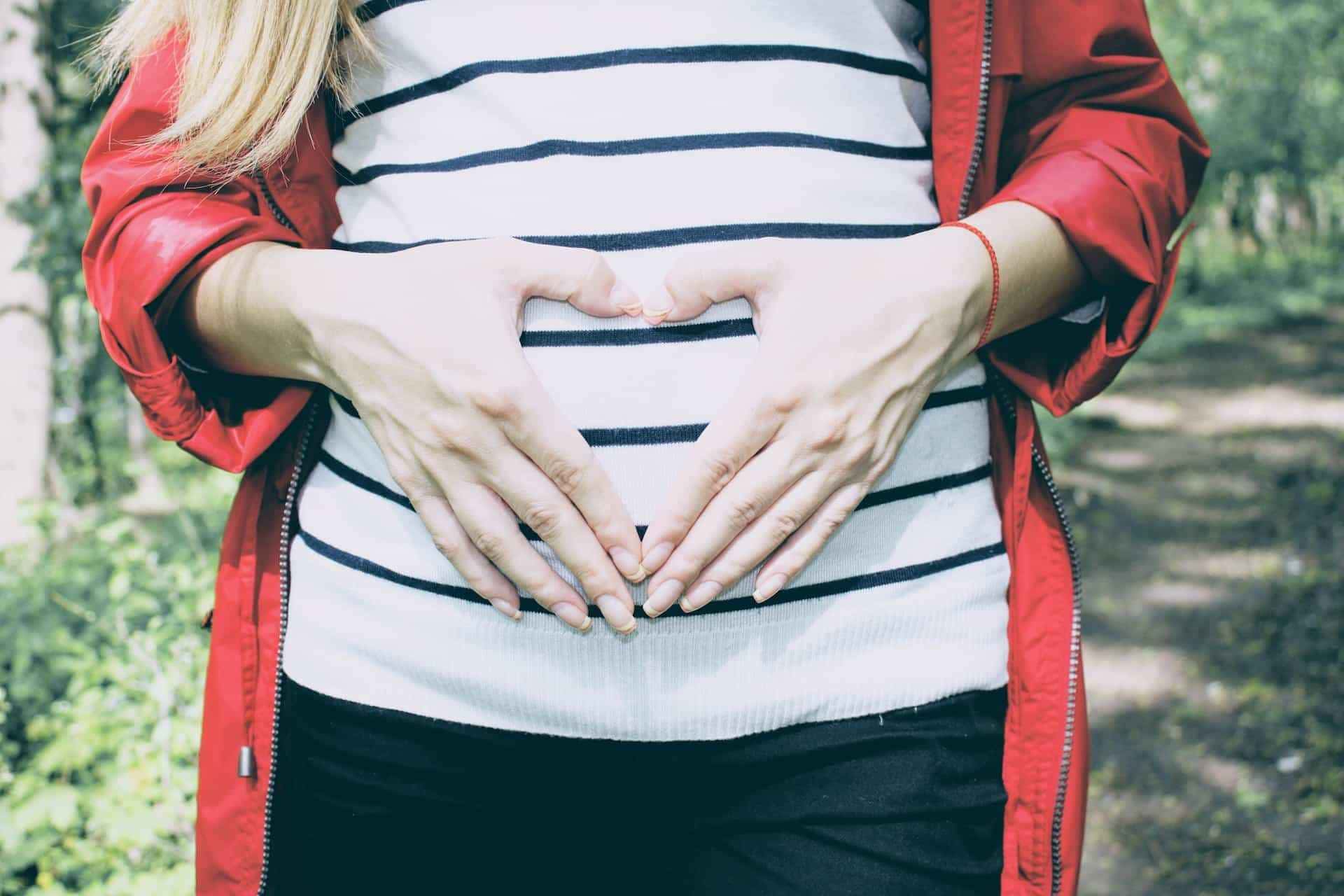 Mulher reage à gravidez da irmã e COMOVE a internet; mais de 18 milhões de views
