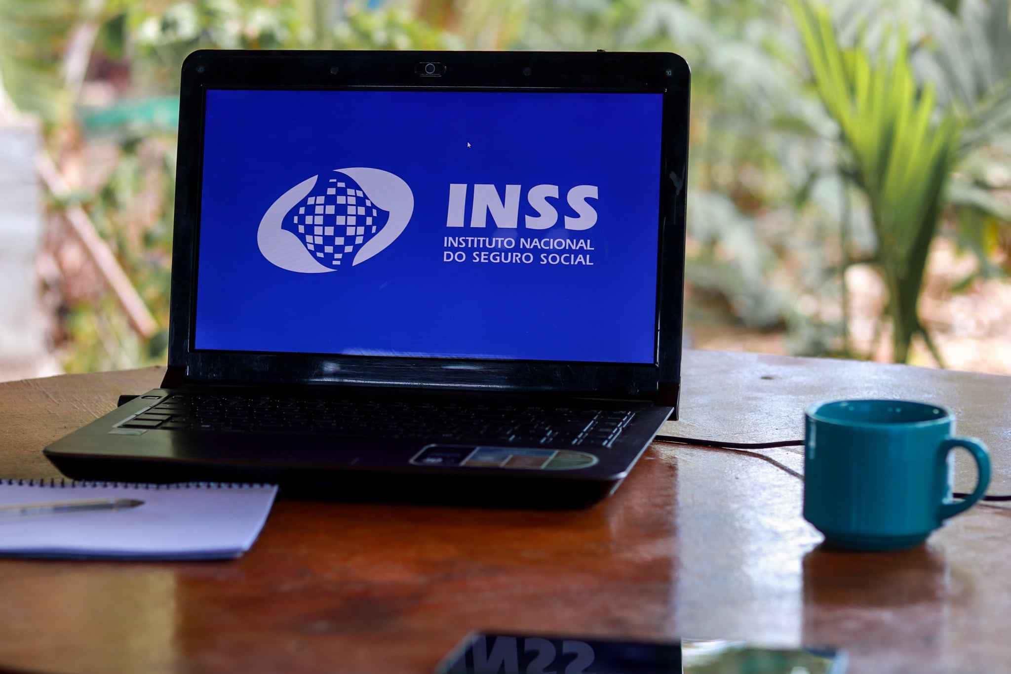 Mulheres que estão no INSS poderão se capacitar DE GRAÇA; entenda