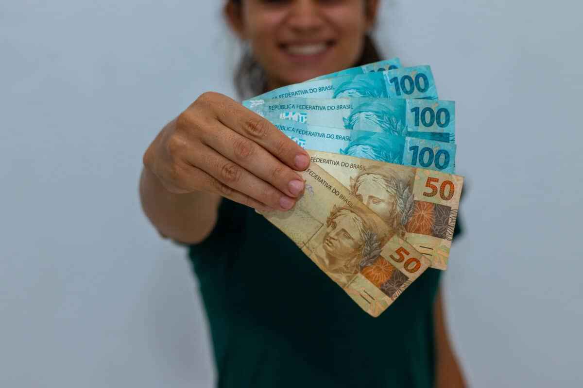 Quem é a mulher mais rica do Brasil hoje FORTUNA SURPREENDE