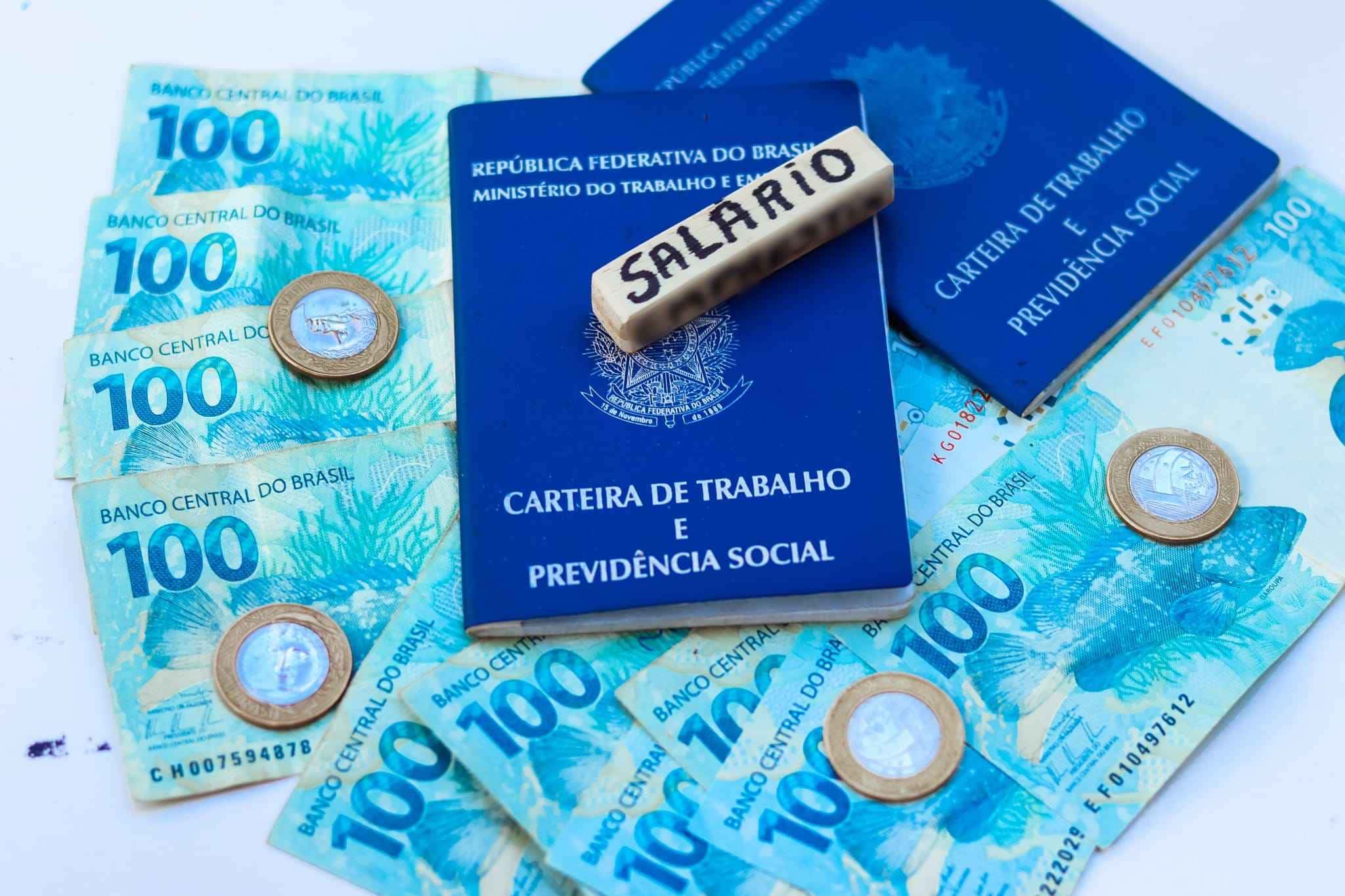 Salário-mínimo para mulheres em 2024 R$ 1.420,00 Entenda