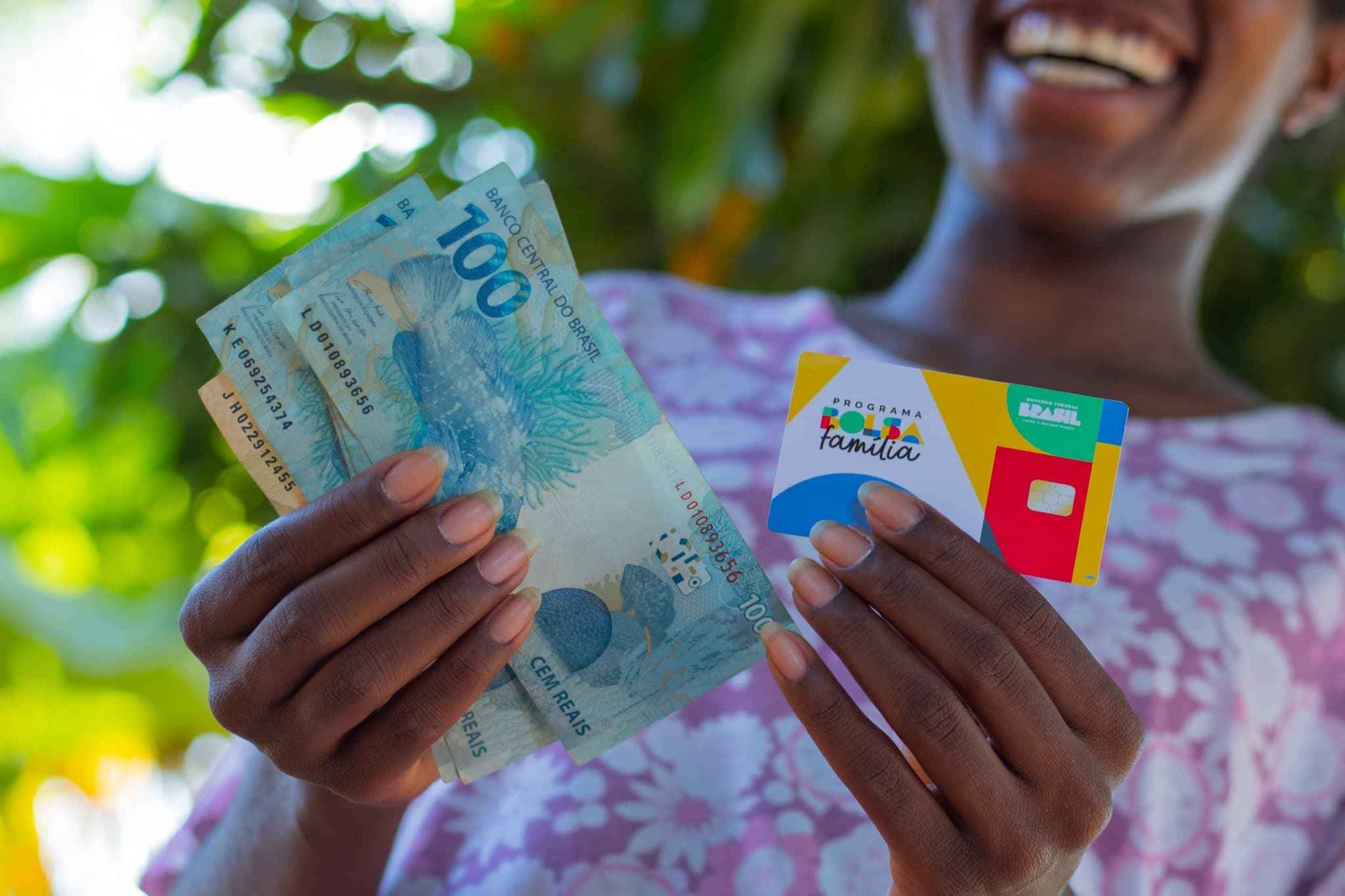 Atenção! Bolsa Família cai antes na conta DESTAS PESSOAS; confira