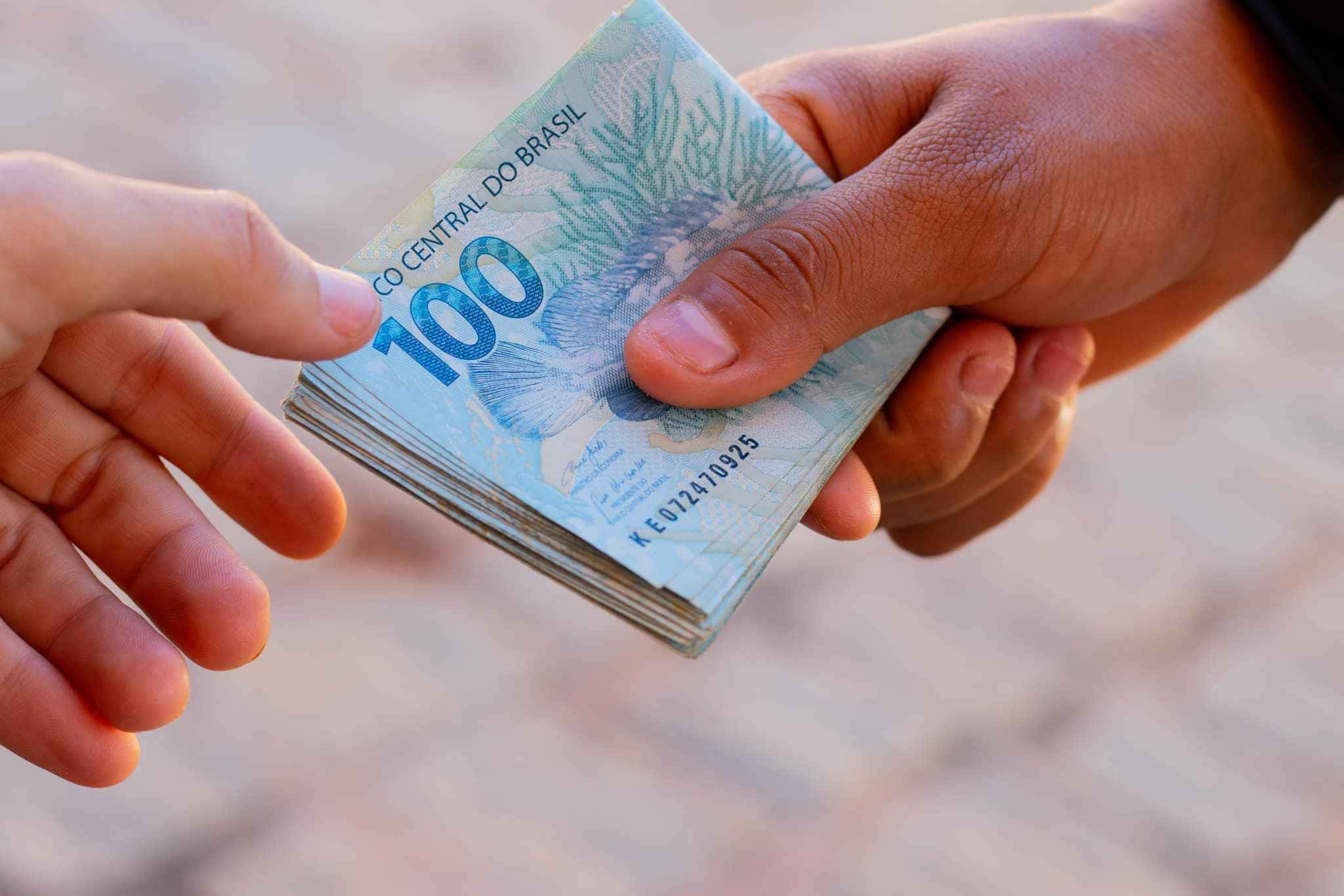 Aviso cartão carregado com R$ 200 começa a ser distribuído HOJE (11)