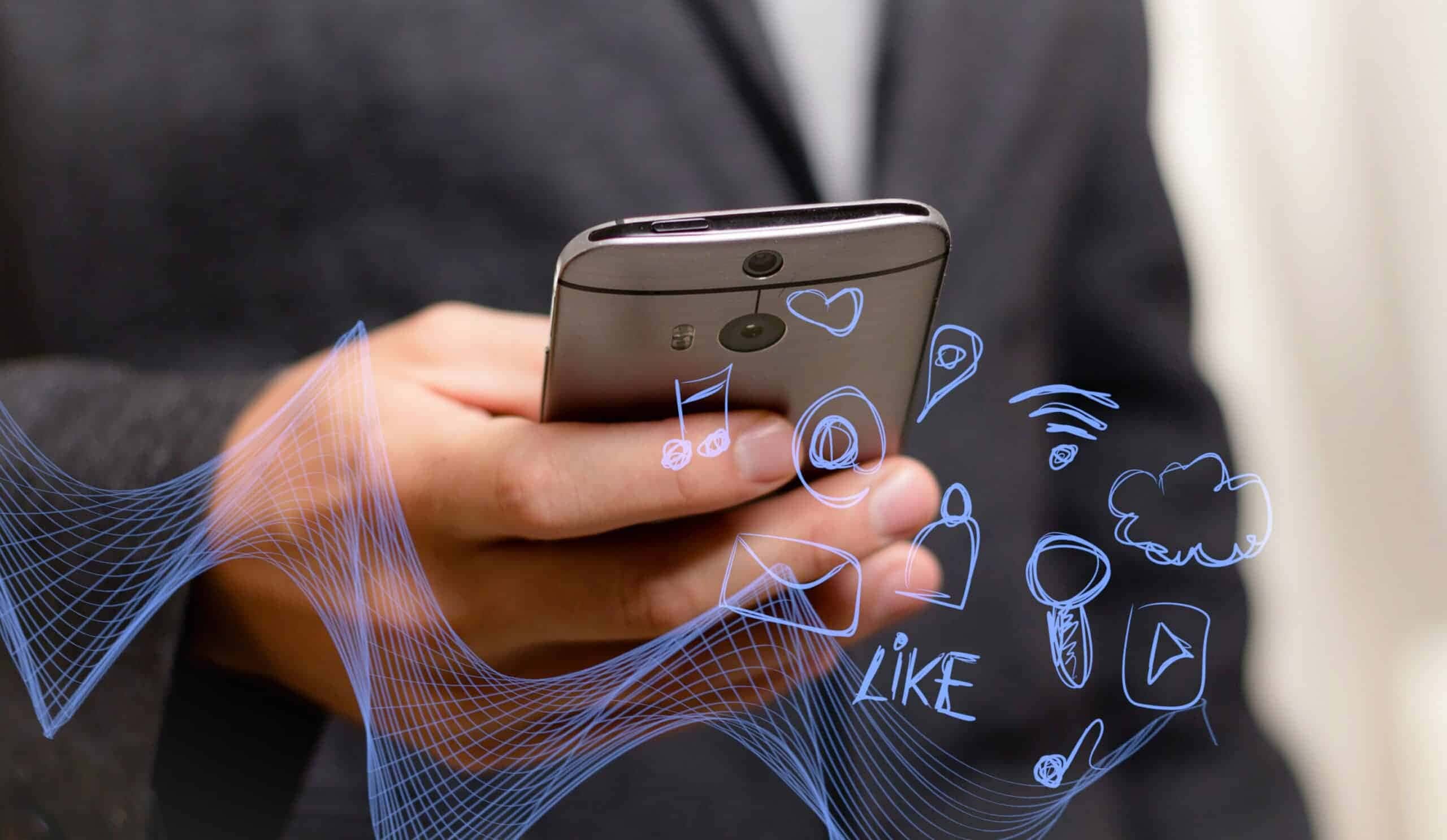 Manter o Wi-Fi do celular ligado ao sair de casa pode trazer riscos.