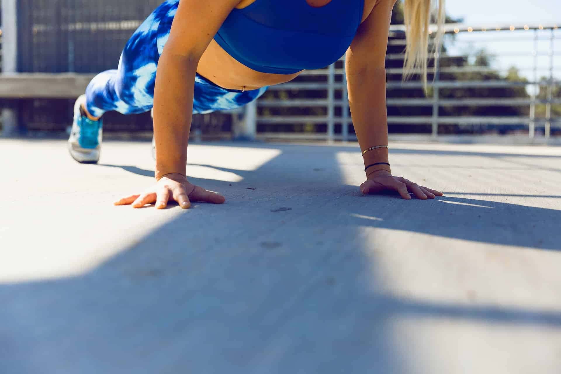 Exercícios sem pesos e equipamentos para emagrecer e definir