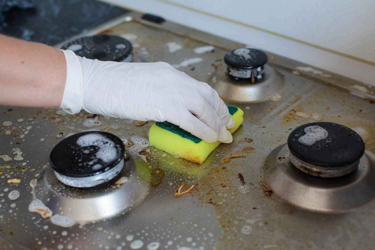 Fórmula natural é capaz de tirar TODA gordura do fogão