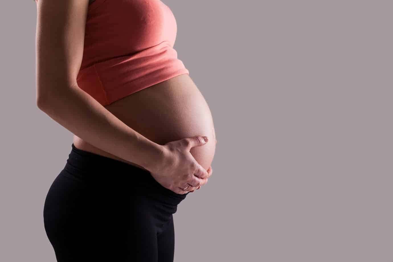 A estabilidade de gestante e a licença maternidade são áreas complexas e muitas vezes mal compreendidas no contexto trabalhista.