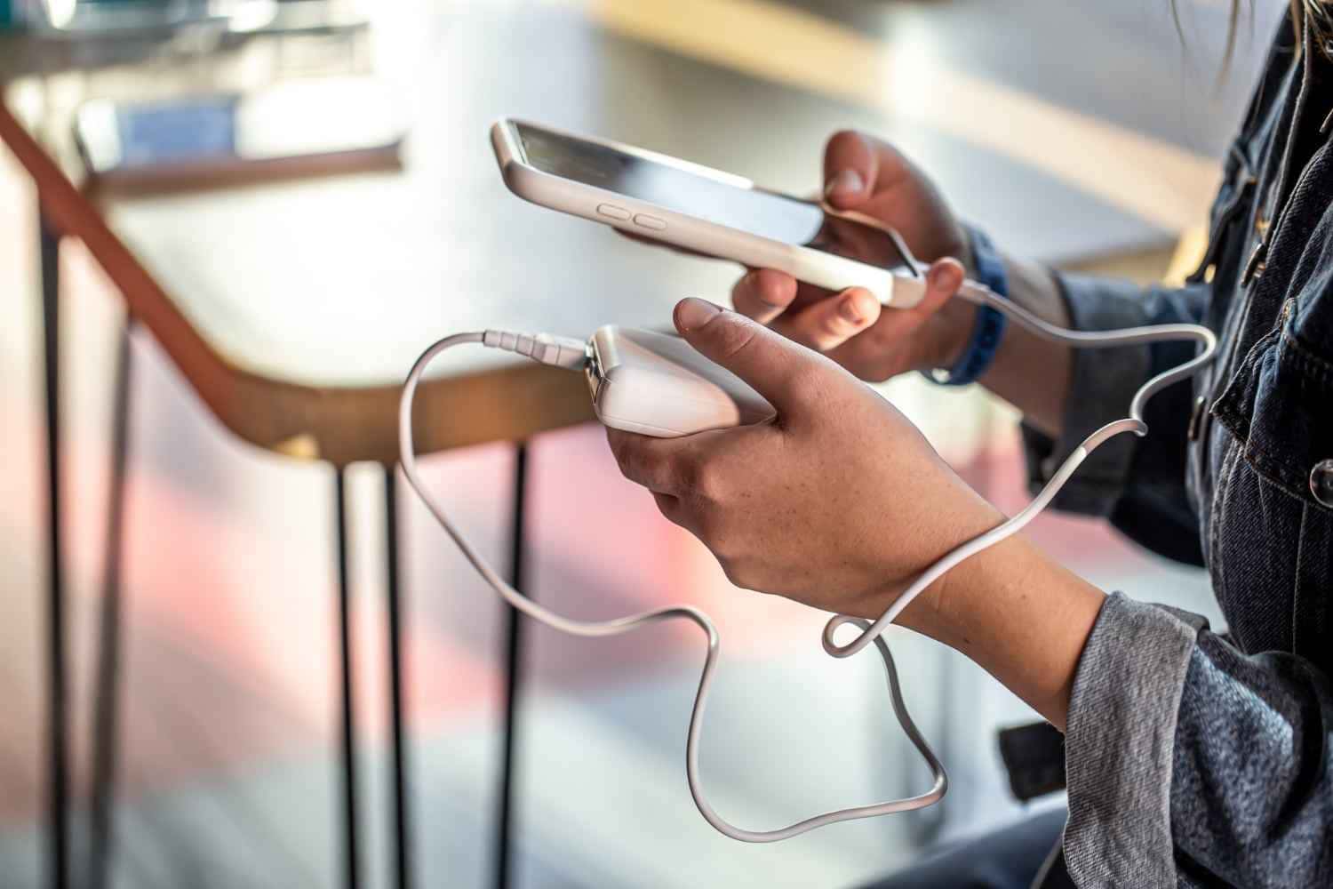 Mais tempo de bateria comece a carregar o celular desta maneira