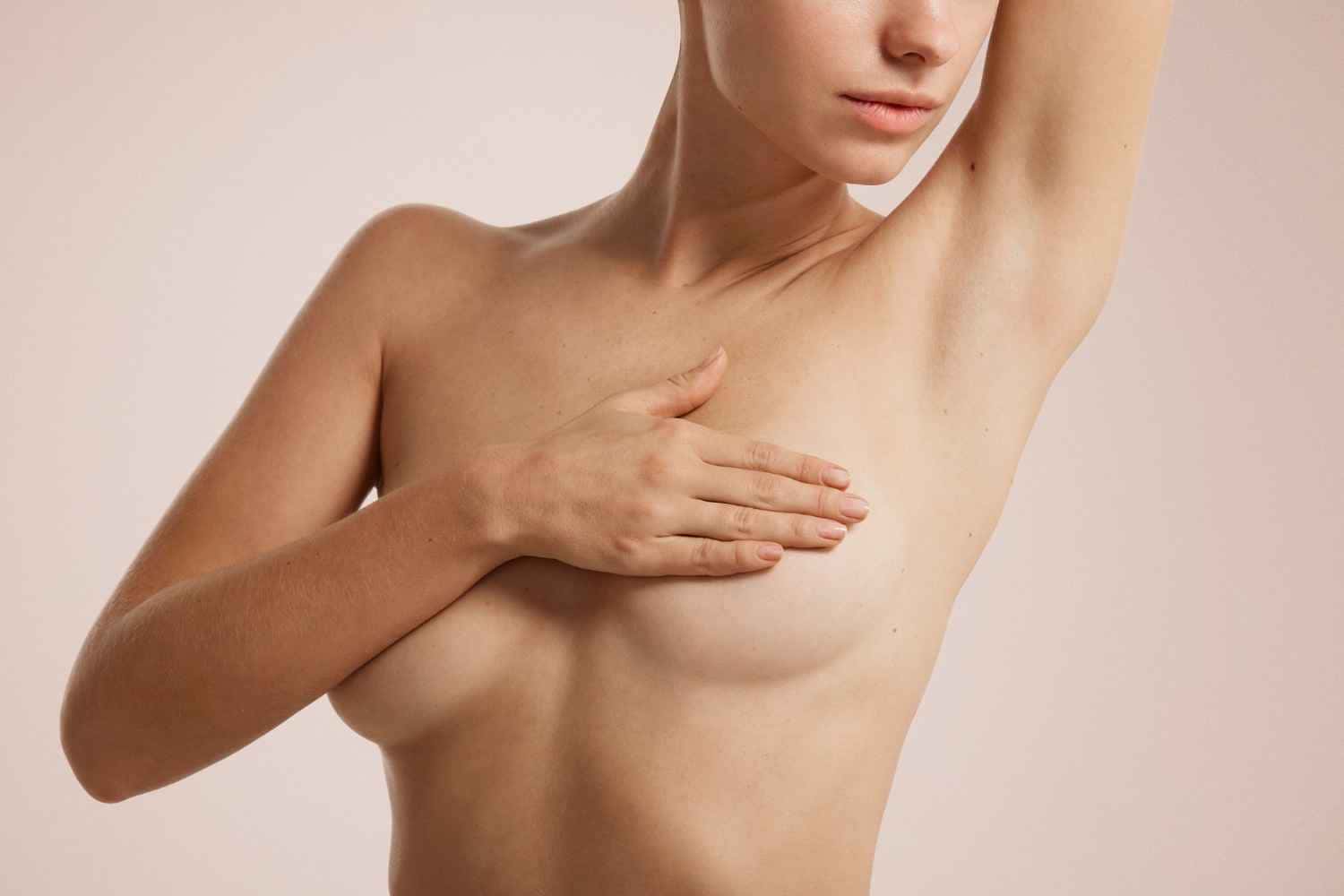 Mulheres que perderam mama por câncer ganham reconstrução gratuita