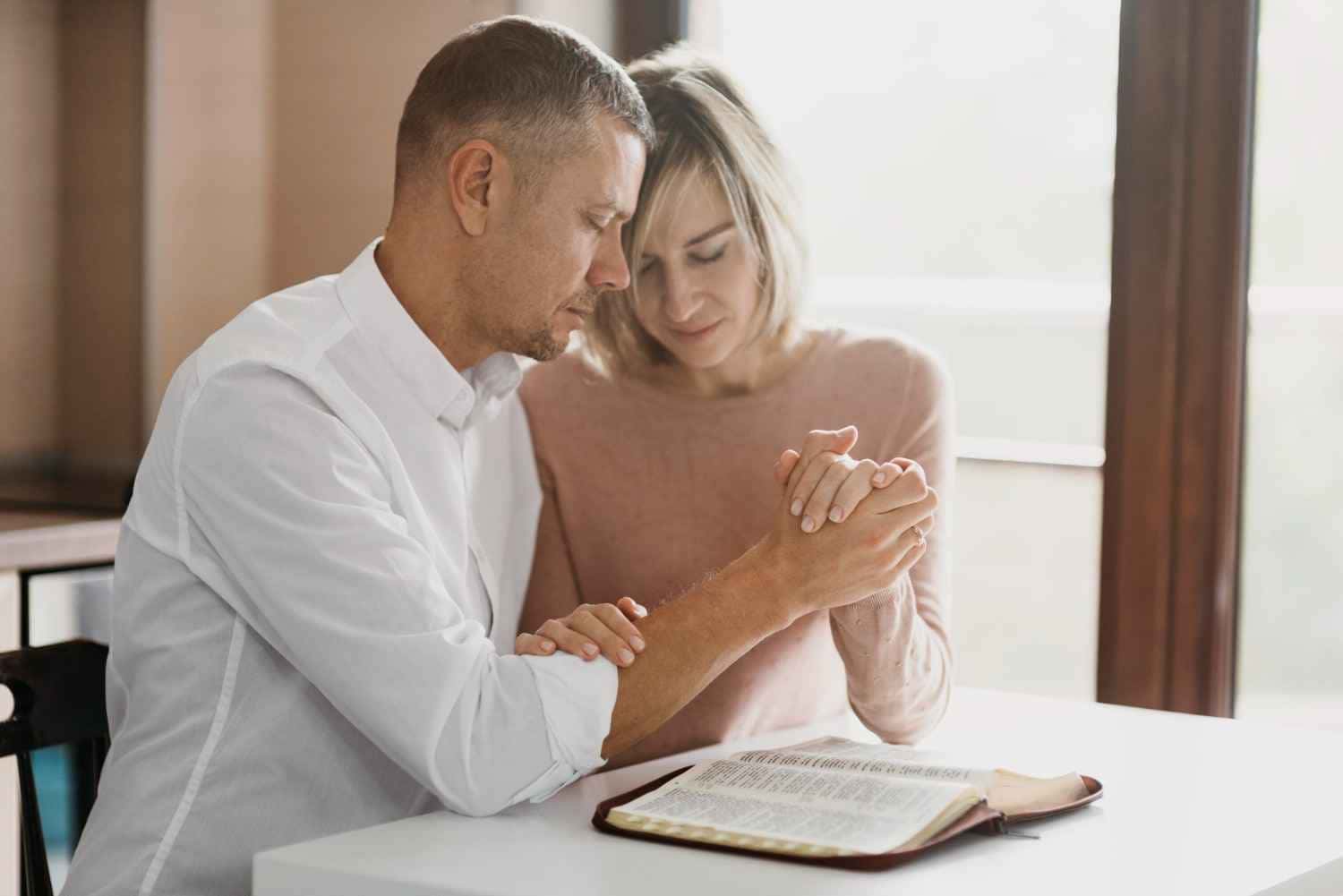Oração que pode MELHORAR a vida entre o casal união, bênção e proteção