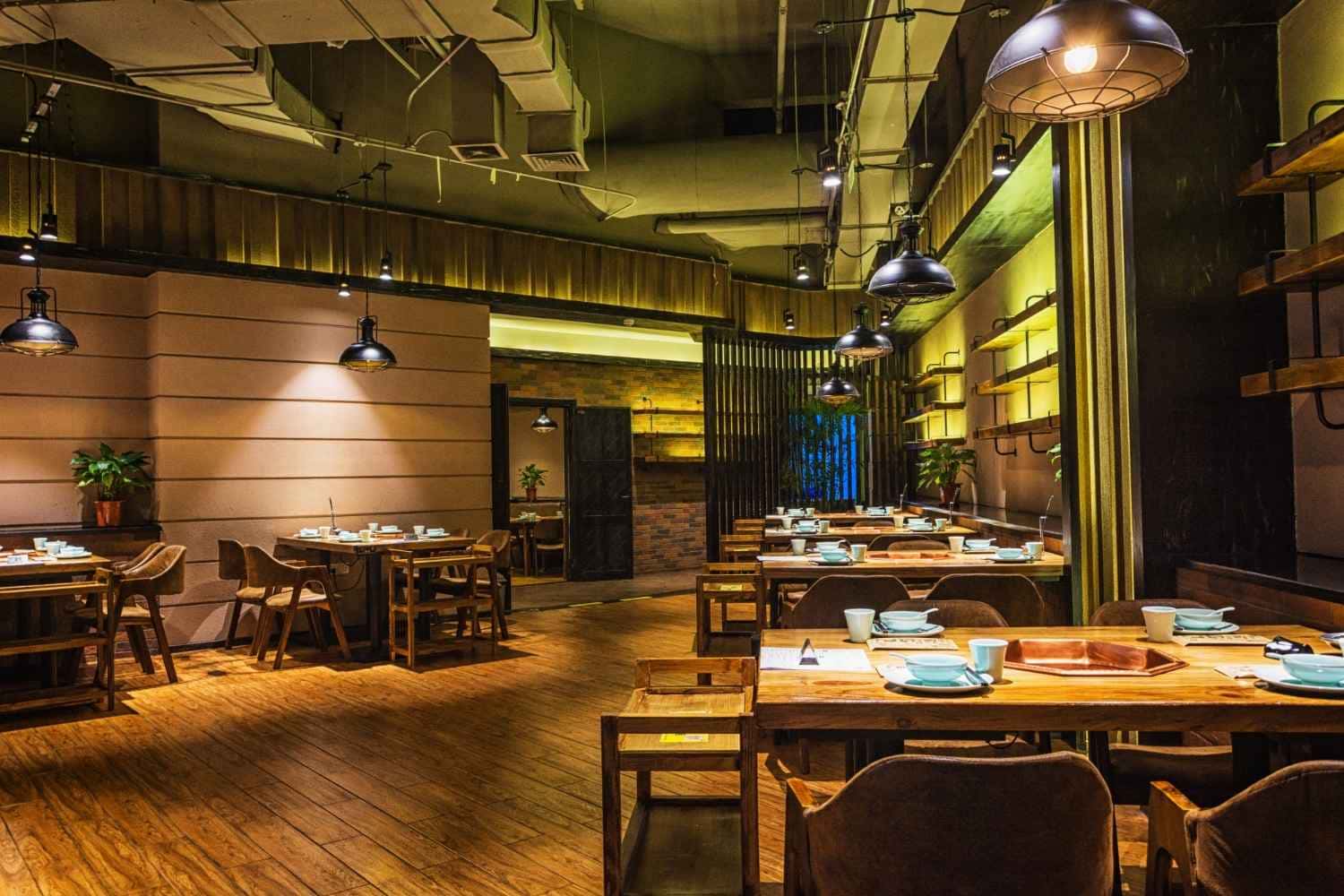 Restaurantes usam estes 5 truques para você pagar mais caro