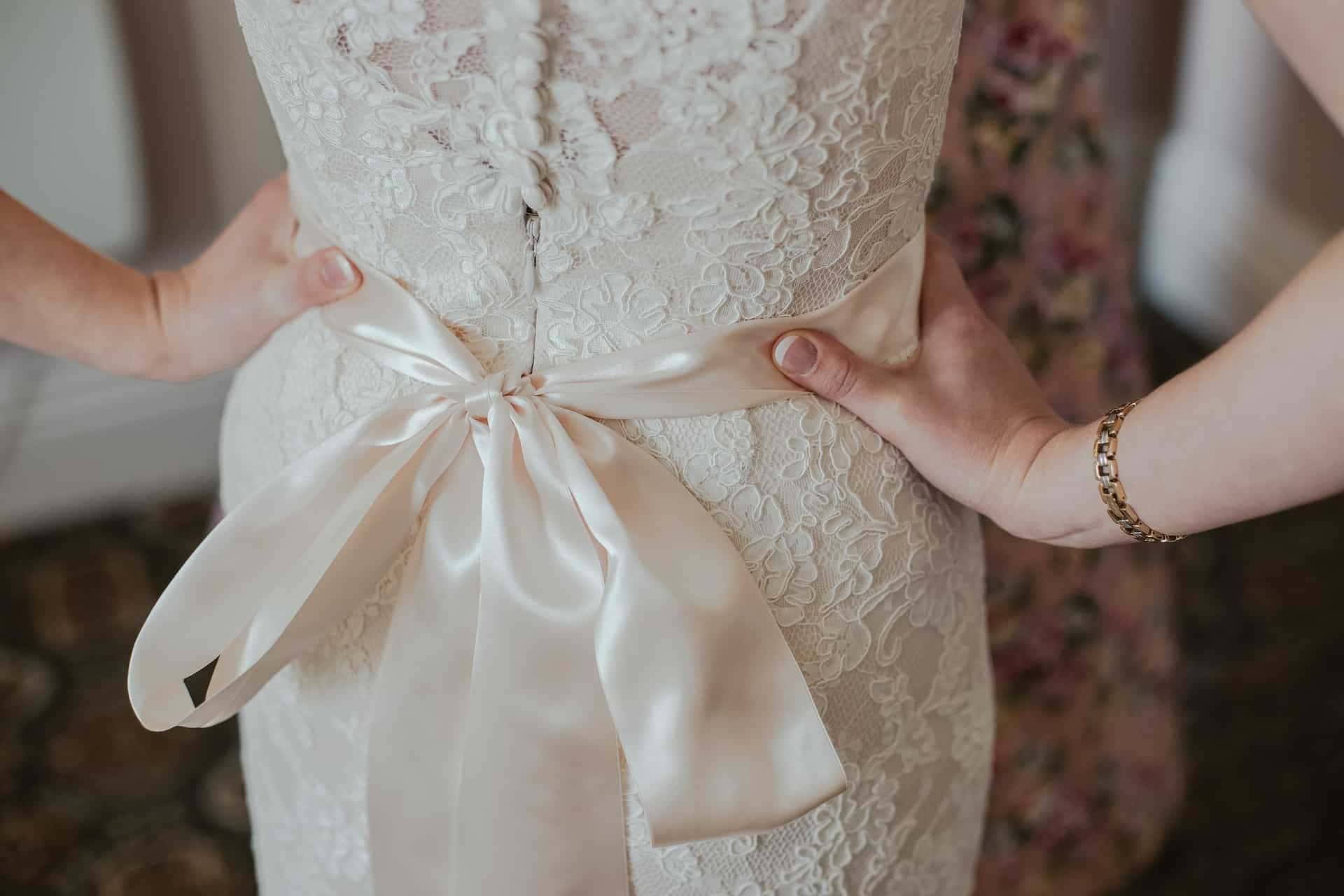 Se irmã não desistir do vestido de noiva, mulher ameaça não ter filho