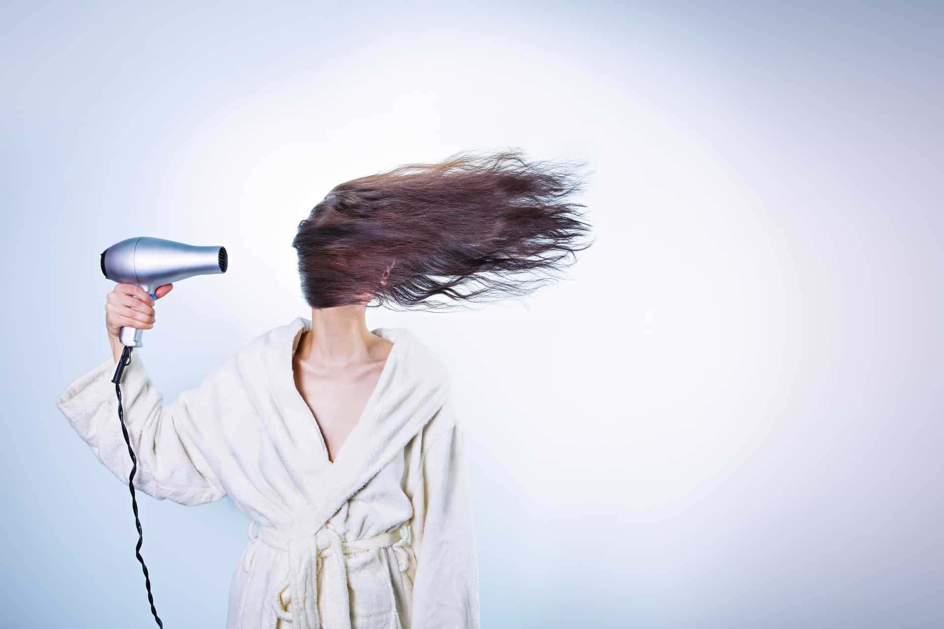 Dicas para enrolar o fio do secador de cabelo.
