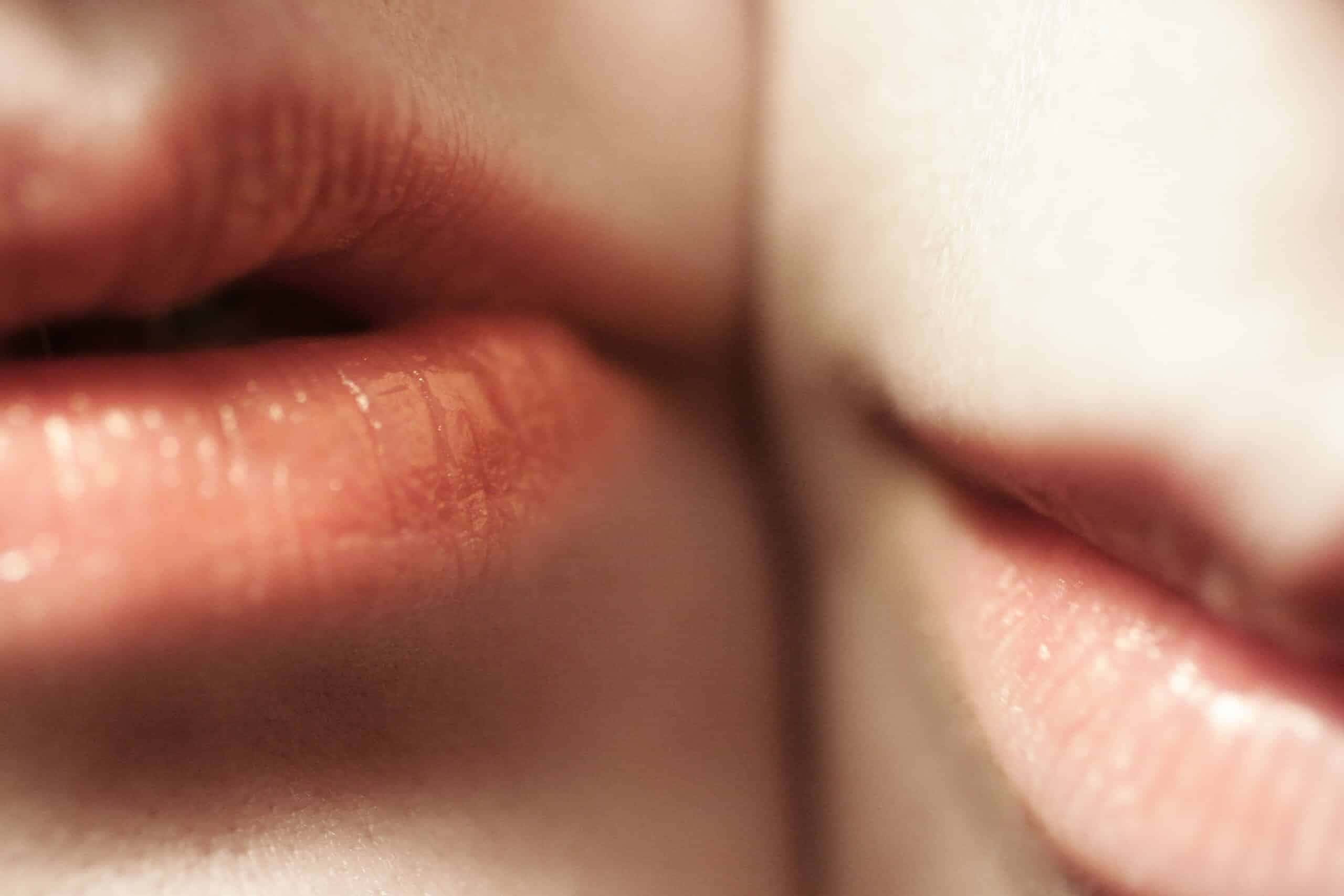 O preenchimento labial é um procedimento estético para aqueles que buscam de lábios mais volumosos e bem definidos. 