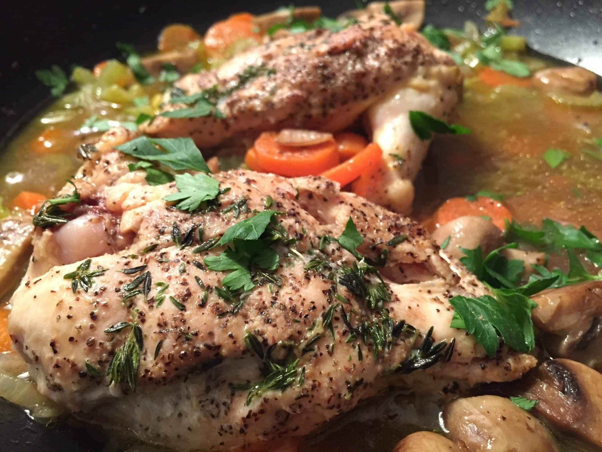 A necessidade de cuidados no armazenamento do frango cozido é essencial para garantir a frescura, sabor e segurança alimentar.