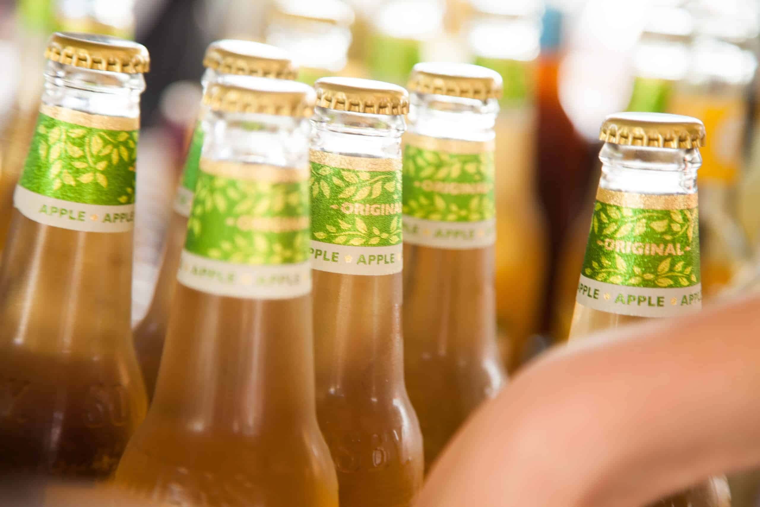 No verão, o calor desafia a manter bebidas geladas, confira como gelar sua bebida em menos de nove minutos.