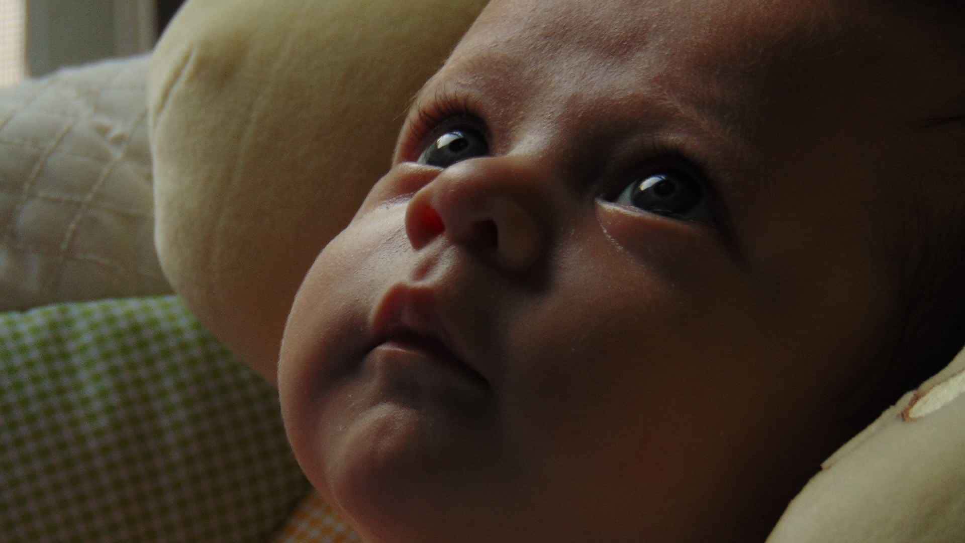 OMS divulga diretrizes para melhorar saúde de bebês prematuros e de baixo peso.