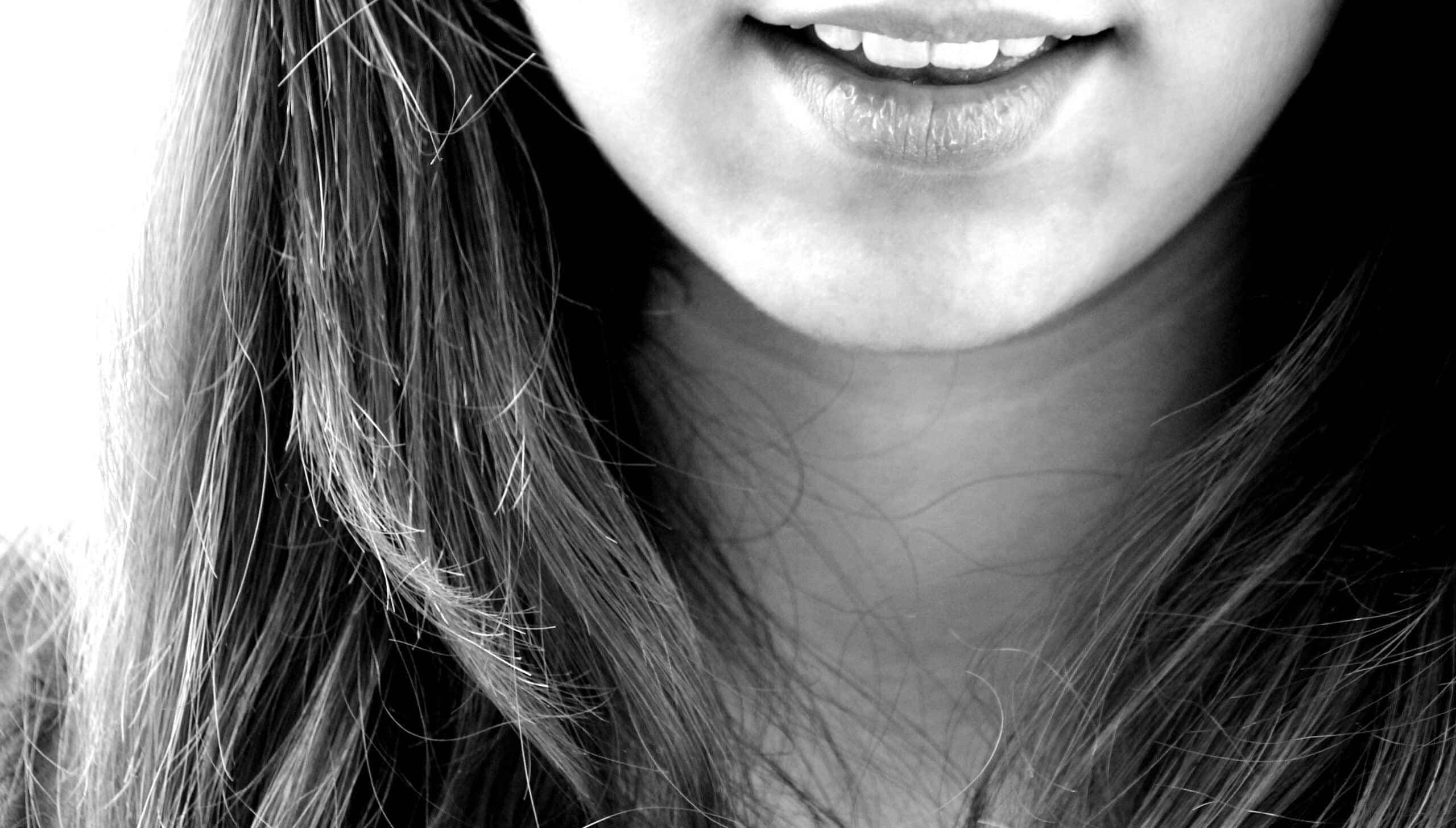 Quer estimular o crescimento capilar? Confira essas dicas práticas para um cabelo mais longo e saudável. 