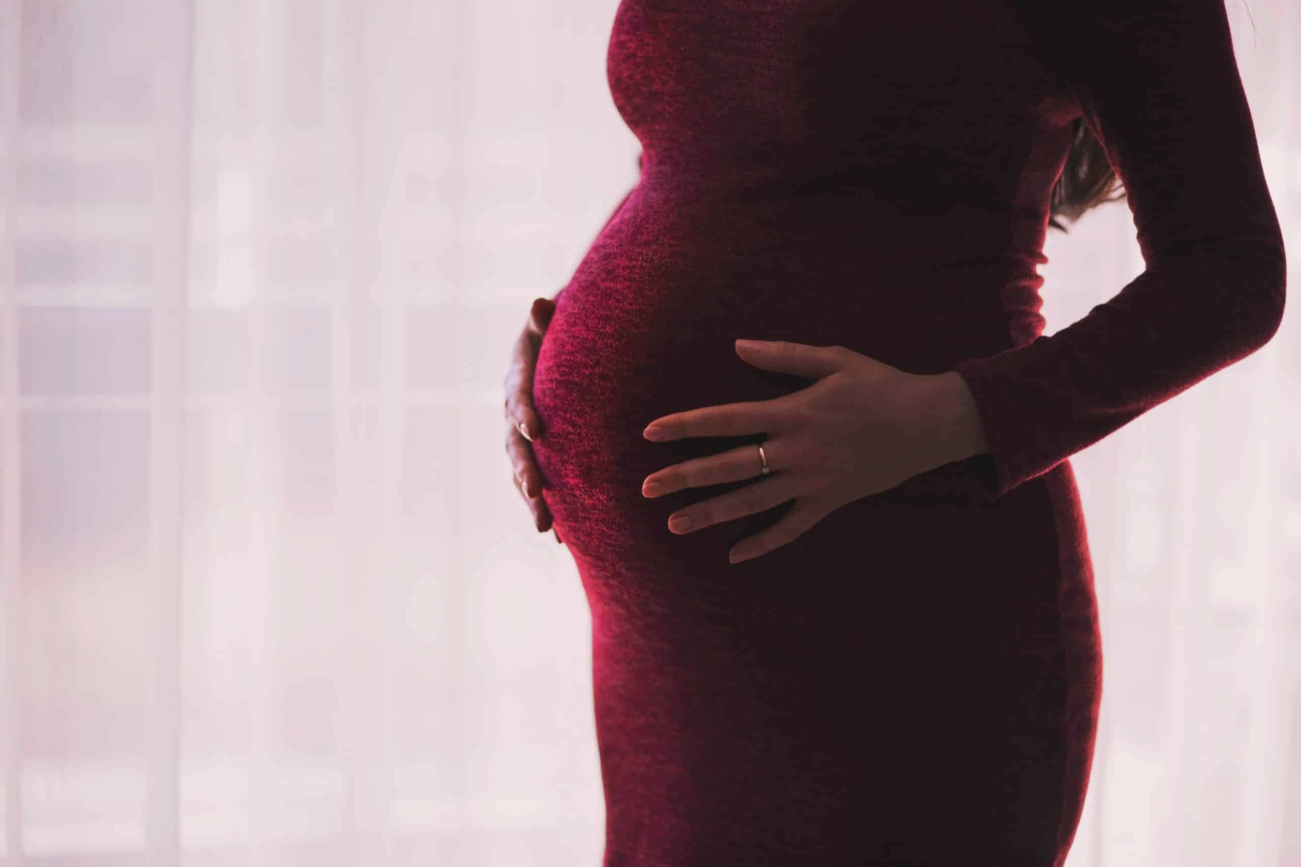 Os mitos da maternidade são crenças, ideias ou expectativas frequentemente irrealistas ou desatualizadas associadas à experiência de ser mãe.