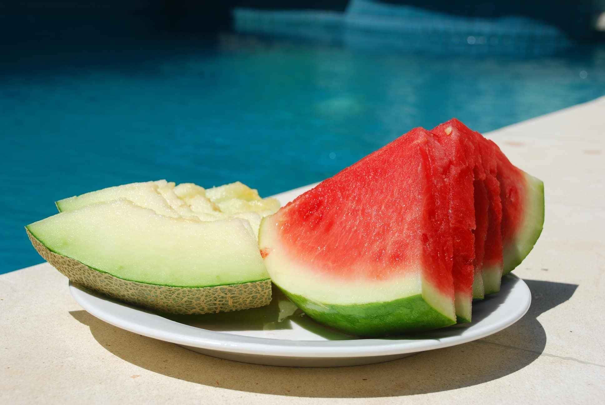 Não coma muita melancia e melão nos dias quentes para manter a saúde! O verão clama por frescor e hidratação, mas cautela é fundamental! 