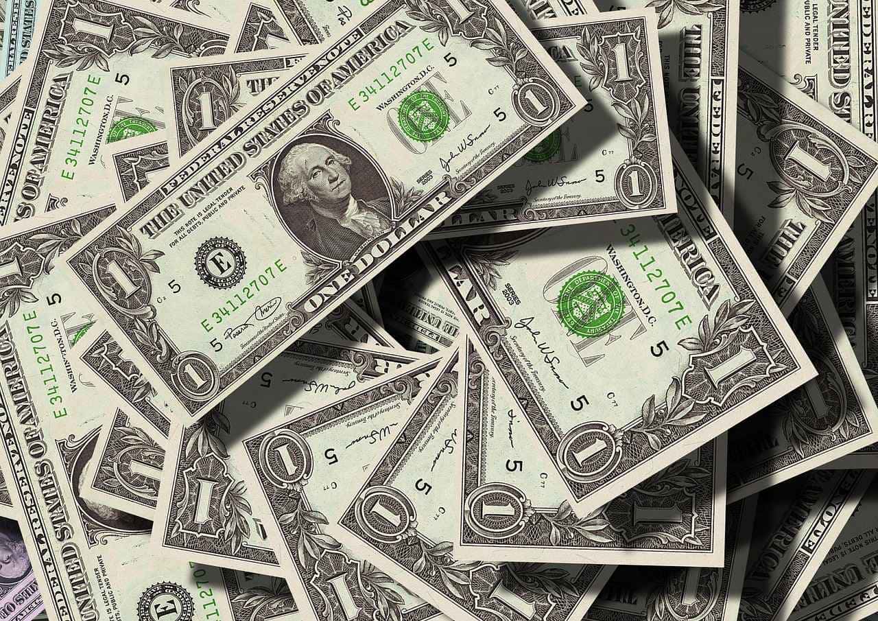 Na era digital, explorar oportunidades para ganhar uma renda extra em dólar tornou-se uma realidade.