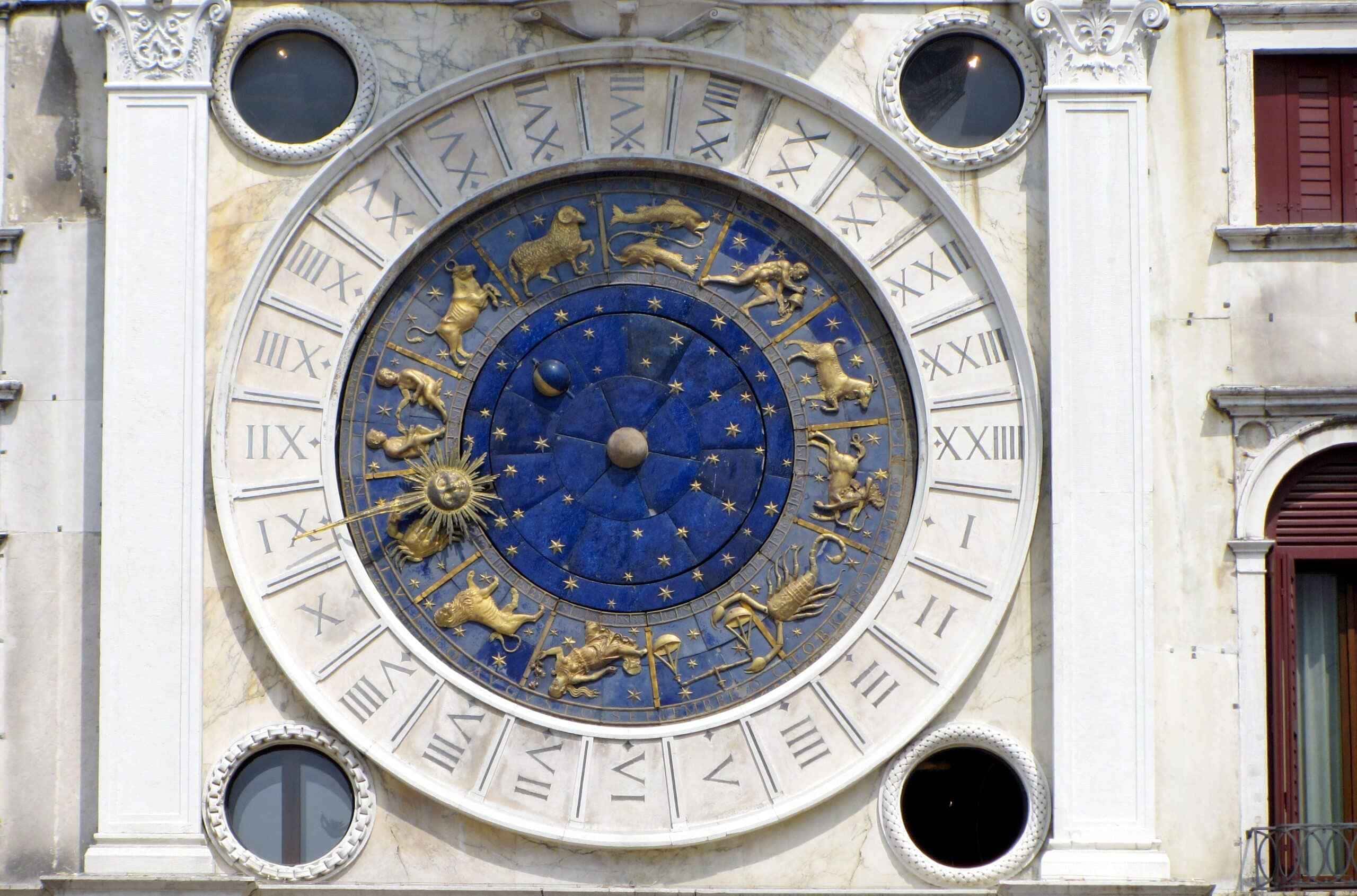 A astrologia é frequentemente usada para explorar traços de personalidade associadas aos signos.