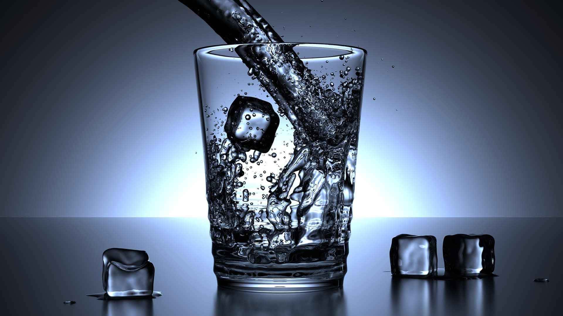 Veja o motivo pelo qual você deve beber água antes do café.