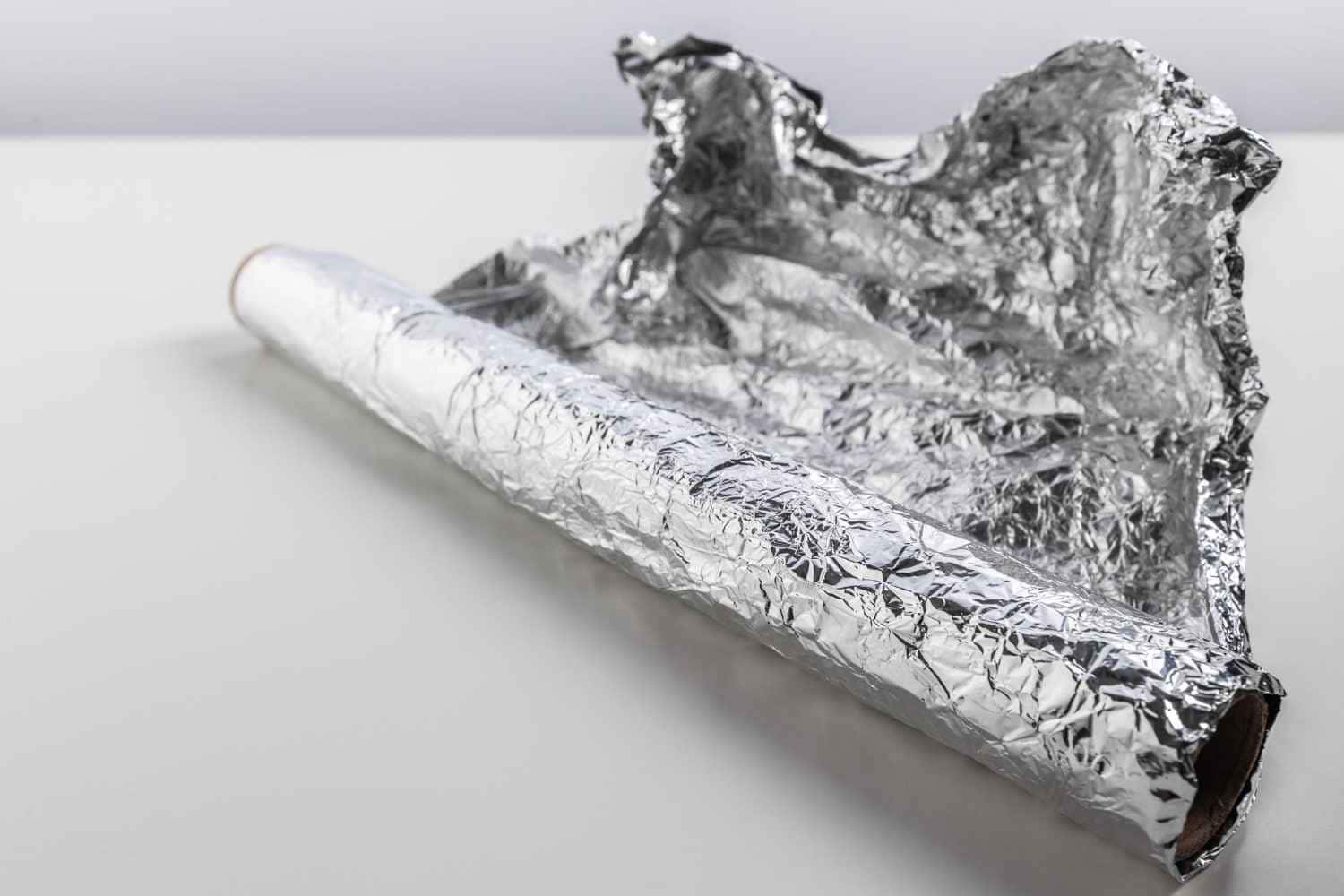 Na busca por otimizar a potência do roteador Wi-Fi de forma acessível, surge uma solução surpreendente: o papel alumínio.