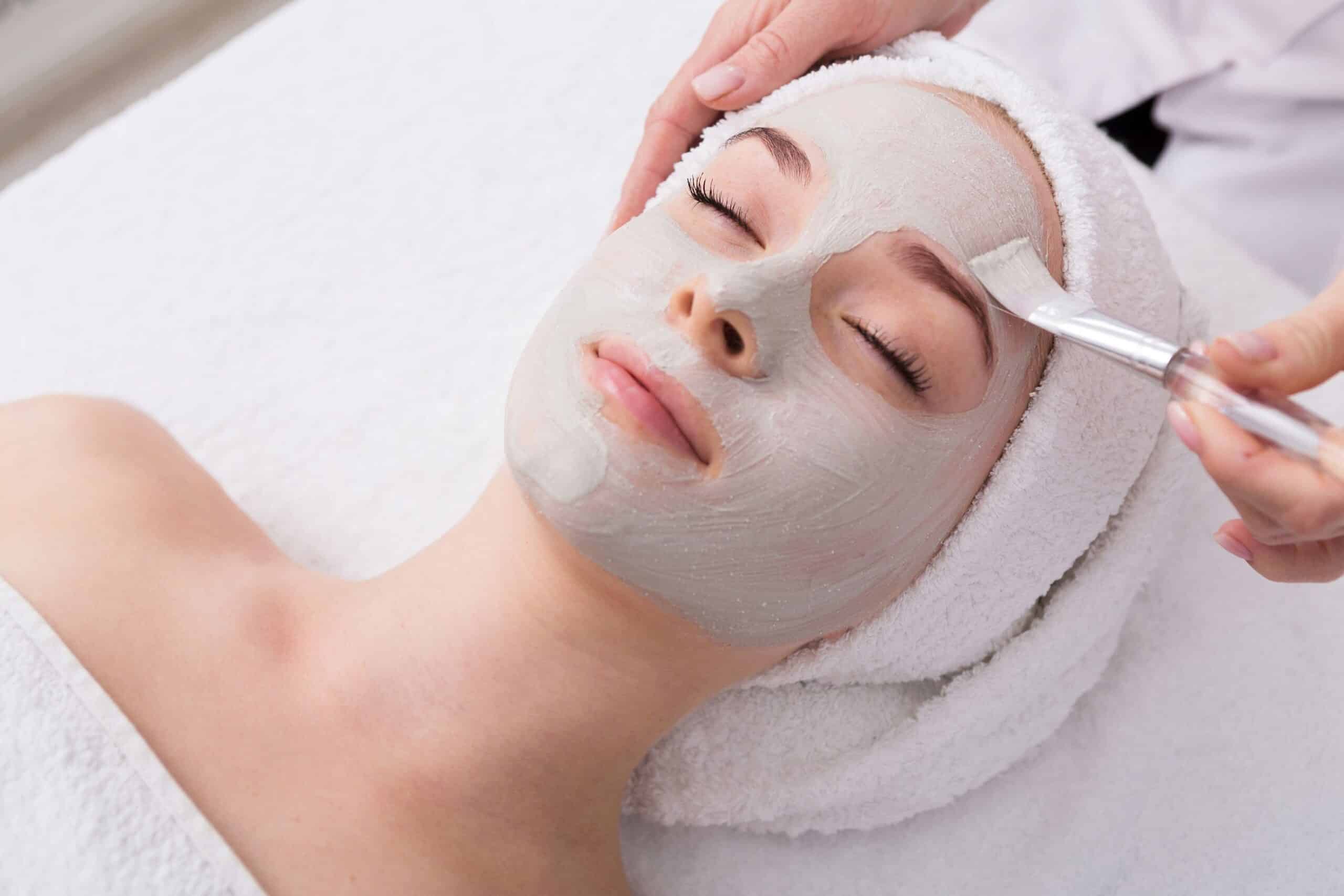 Descubra a revolução anti-idade: máscaras faciais caseiras desvendadas! Conheça a máscara rica em colágeno.
