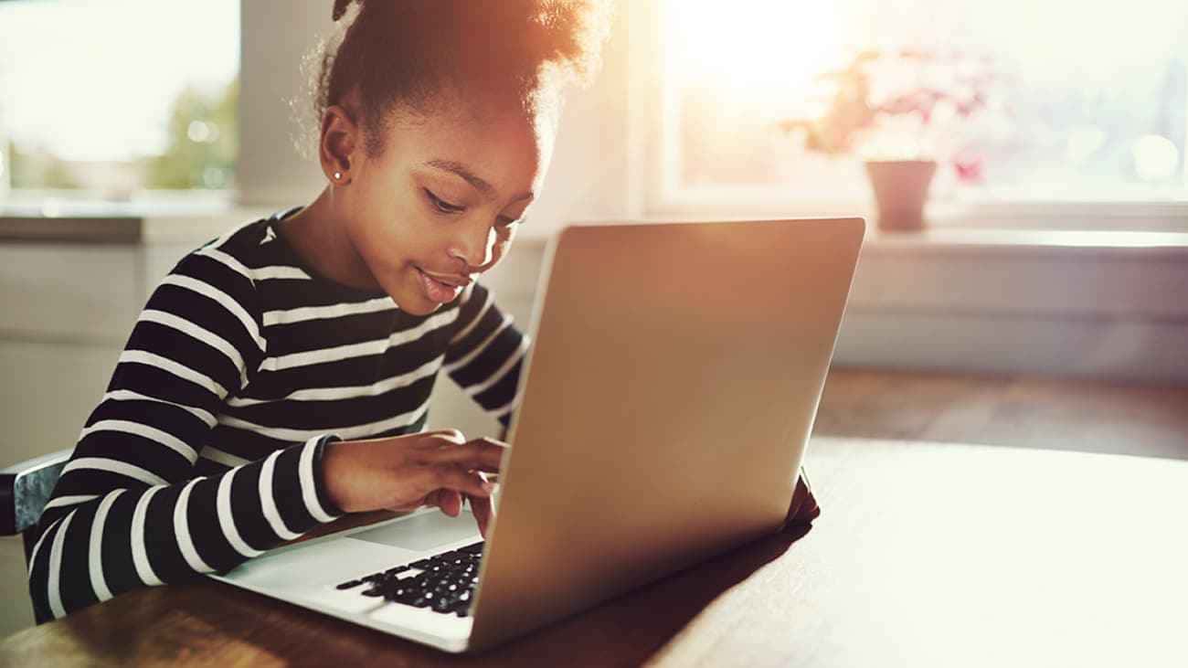 Filhos na internet Estes são alguns dos grandes perigos