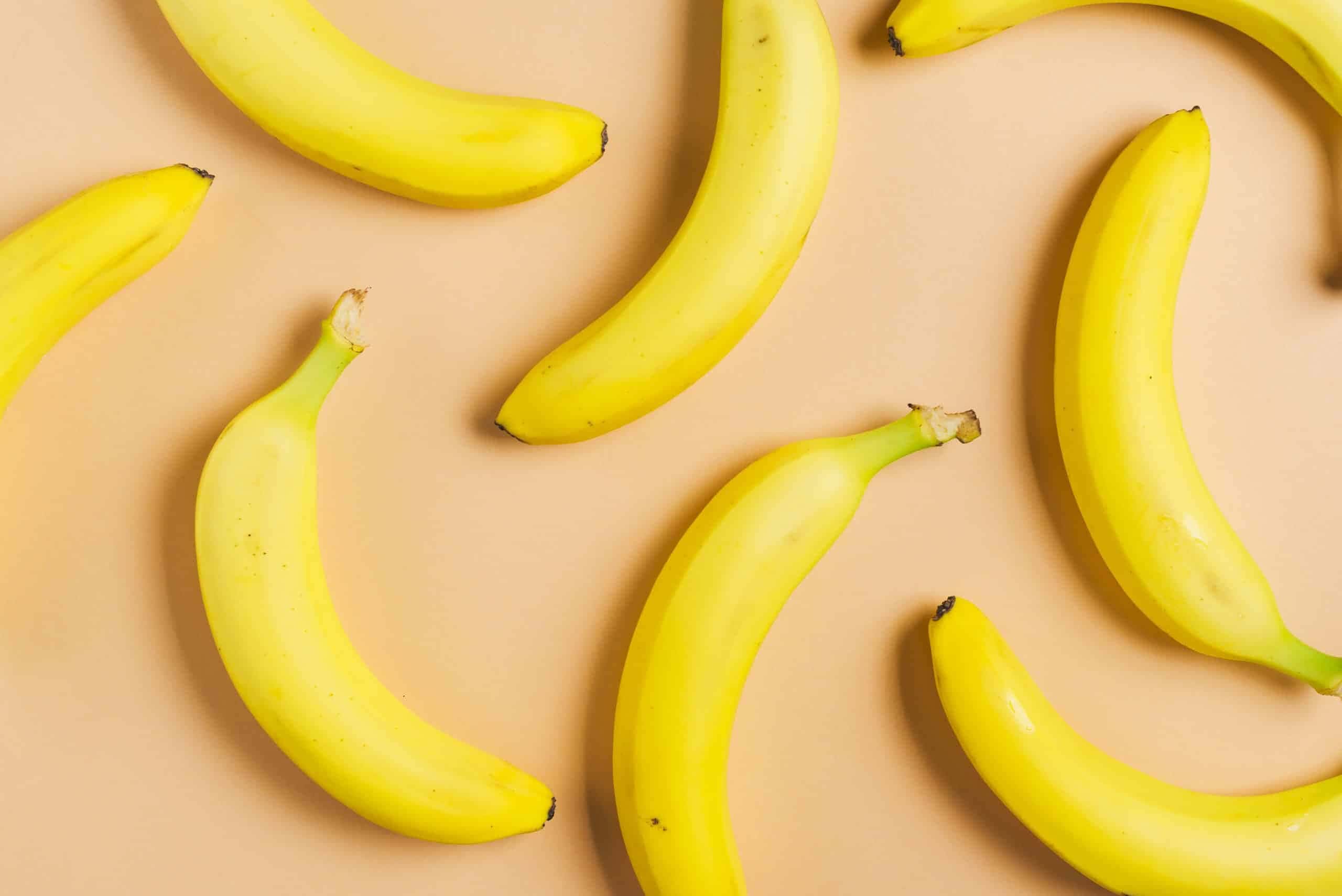 Você já deve ter ouvido falar do novo hit nas redes sociais: o chá de banana, que promete ser a chave para o emagrecimento rápido. Mas será que essa tendência realmente cumpre o que promete? Prepare-se para conhecer os fatos por trás dessa moda e descobrir se o chá de banana é o aliado que você estava procurando.