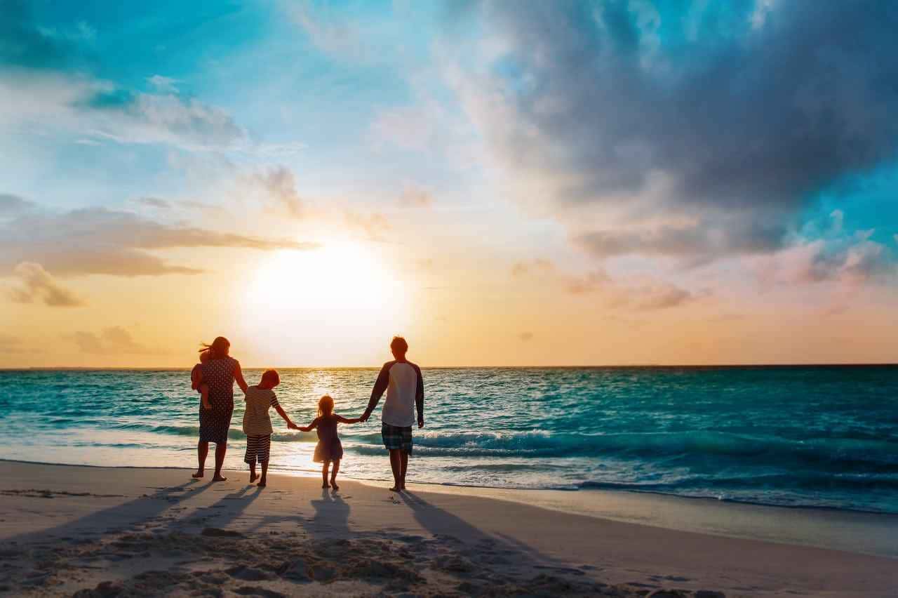 Aproveite as próximas férias escolares sem preocupações! Oferecemos excelentes opções de hotéis e resorts por todo o Brasil, garantindo momentos memoráveis para você e sua família.