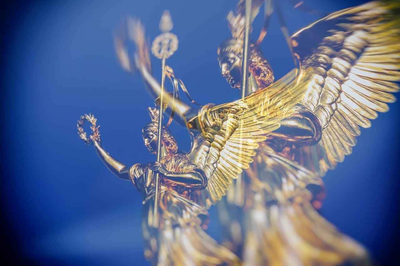 Desvende a missão celestial dos ANJOS para sua vida em 2024. Uma jornada espiritual única!