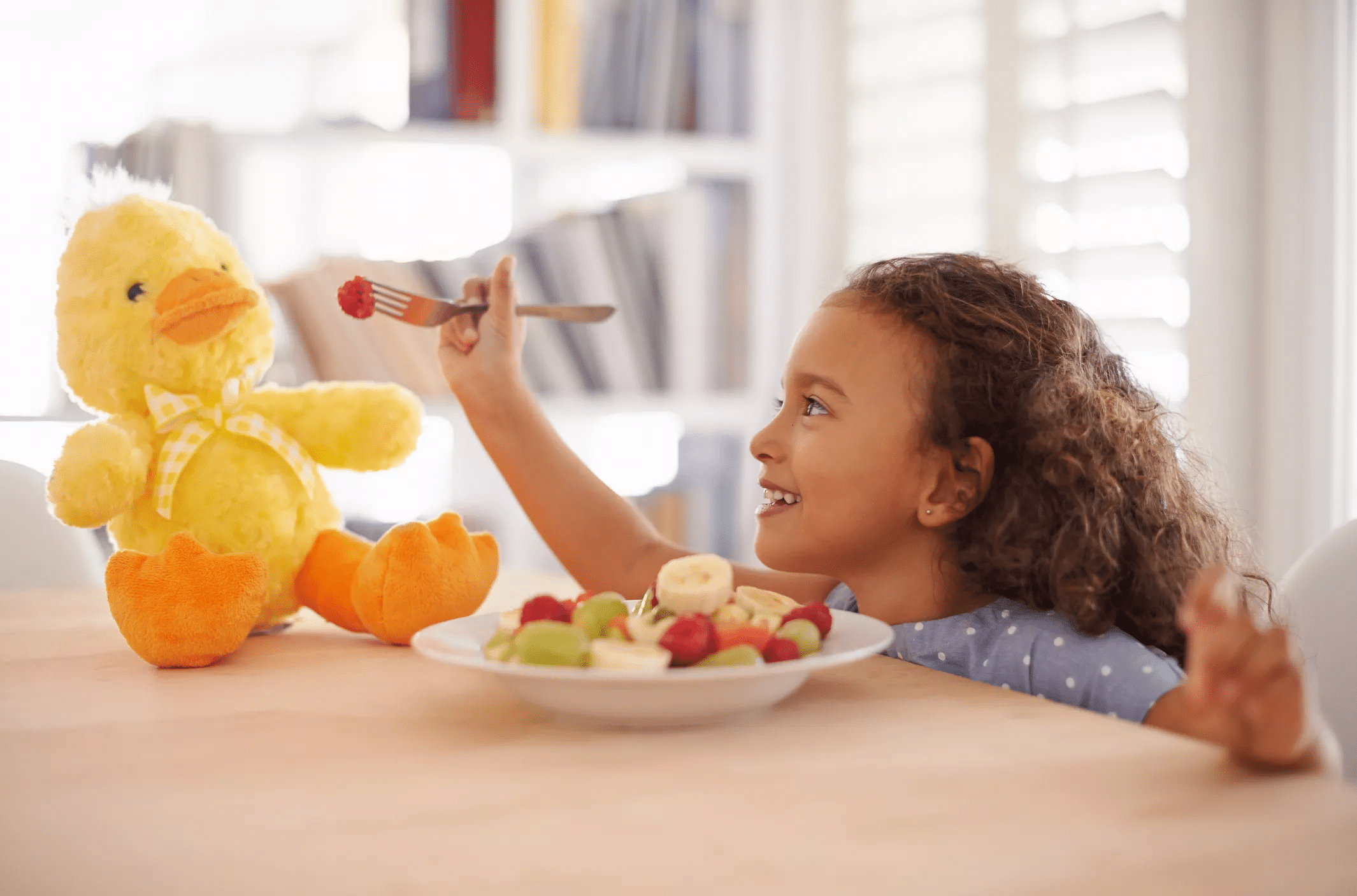 Descubra os passos essenciais para garantir uma alimentação saudável para seus filhos! Priorize a saúde infantil com informações objetivas!