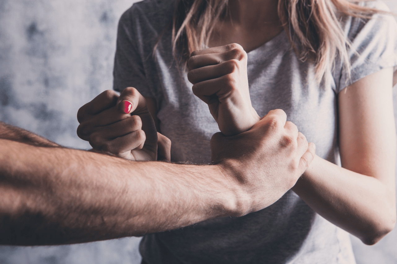 Descubra o segredo para superar relacionamentos wbusivos: Cinco conselhos transformadores para sua saúde emocional!