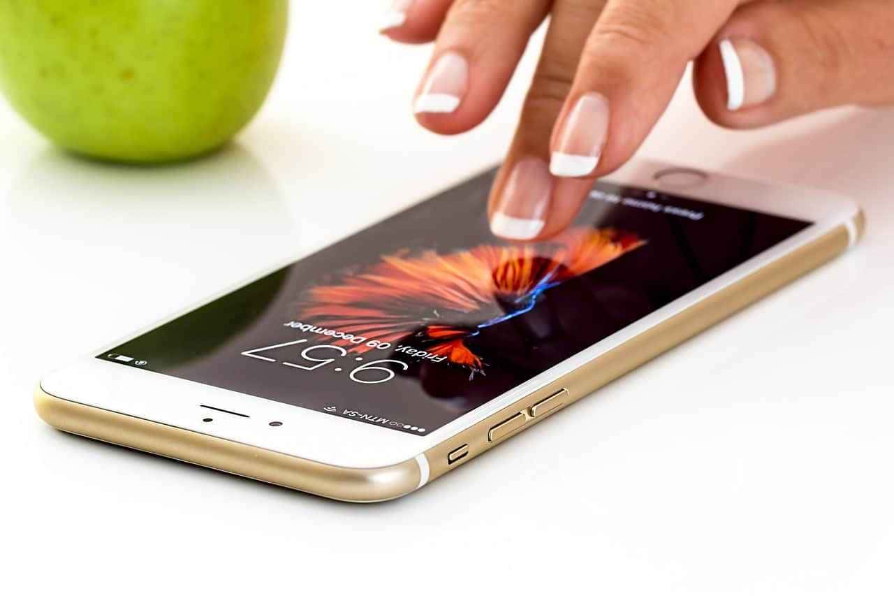 A maternidade é uma experiência única e desafiadora, repleta de momentos inesquecíveis e aprendizados constantes. Para auxiliar nessa jornada tão especial, a tecnologia vem se mostrando uma aliada indispensável, oferecendo recursos que facilitam a rotina e promovem momentos de conexão entre pais e filhos.